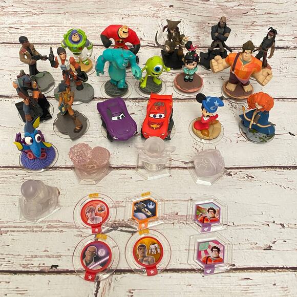 Disney Other - DISNEY INFINITY Video Game Character Figure Power Disc Crystal Bundle